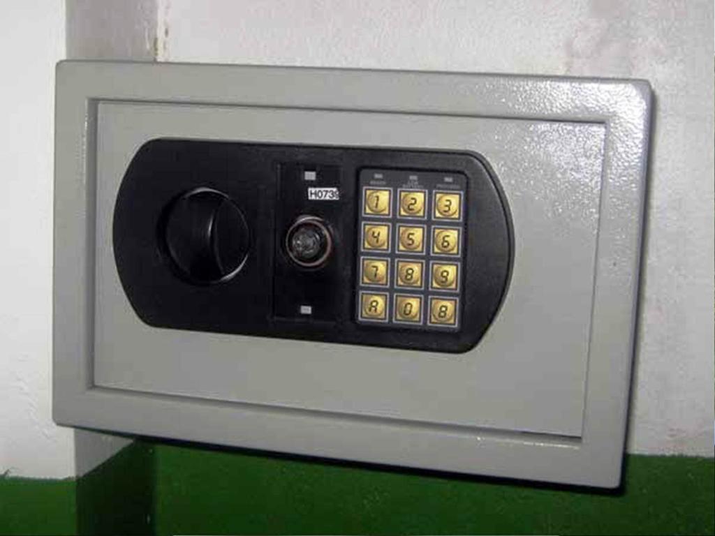 Allstar Guesthouse Karon Bilik gambar